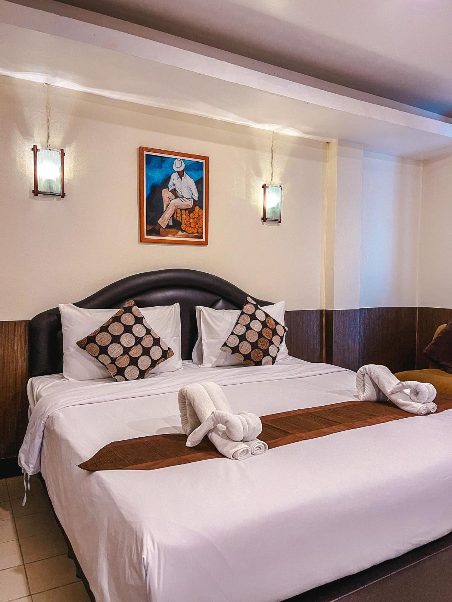 Baik Khách sạn 3*